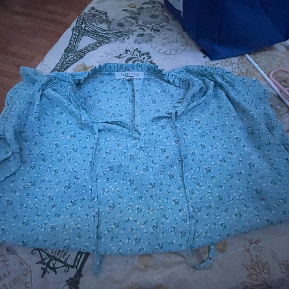 Sleeveless top